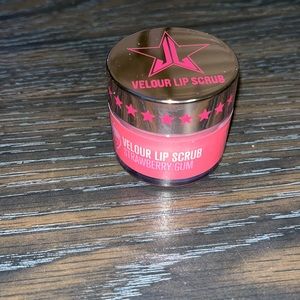 Jeffree star lip scrub.